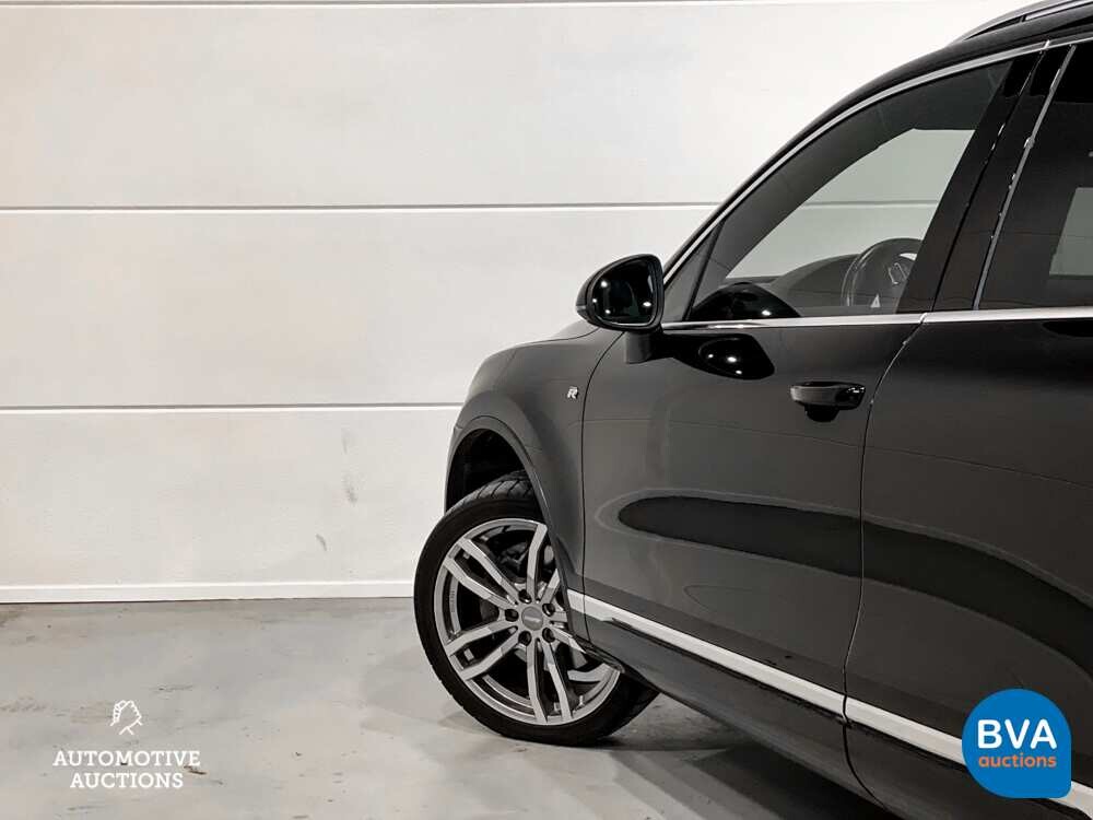 Volkswagen Touareg 4.2 V8 TDI R-line 340pk 2011, JT-349-P