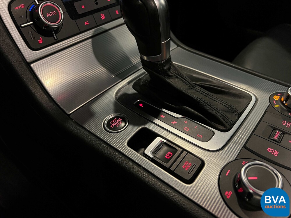 Volkswagen Touareg 4.2 V8 TDI R-line 340pk 2011, JT-349-P