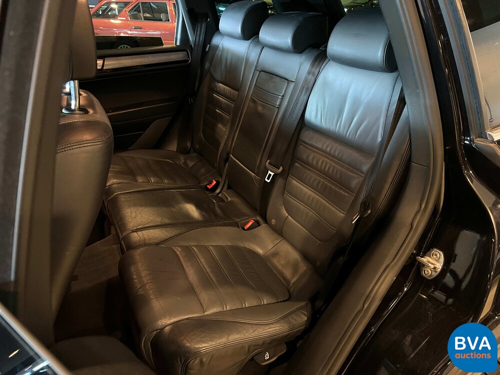 Volkswagen Touareg 4.2 V8 TDI R-line 340pk 2011, JT-349-P