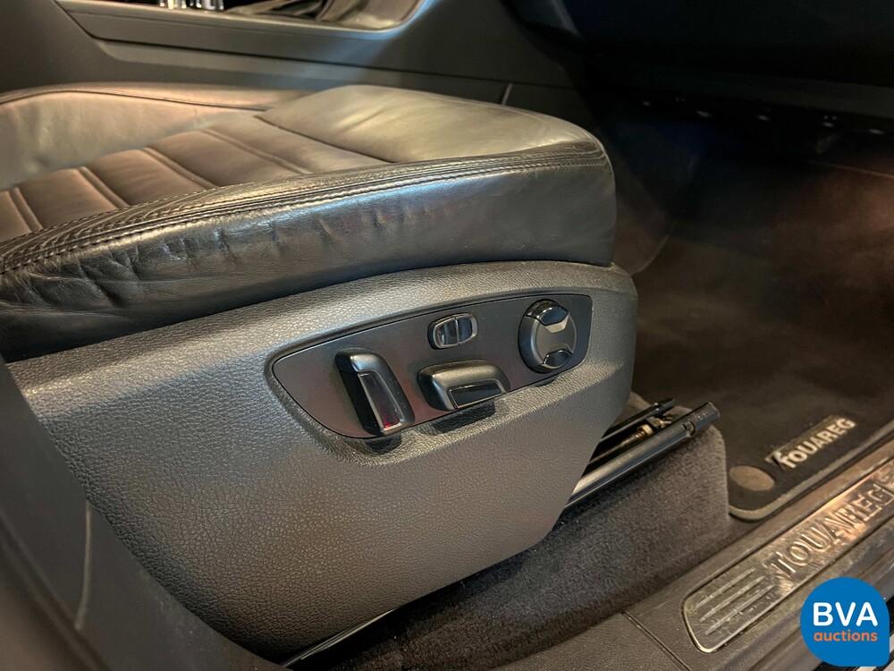 Volkswagen Touareg 4.2 V8 TDI R-line 340pk 2011, JT-349-P