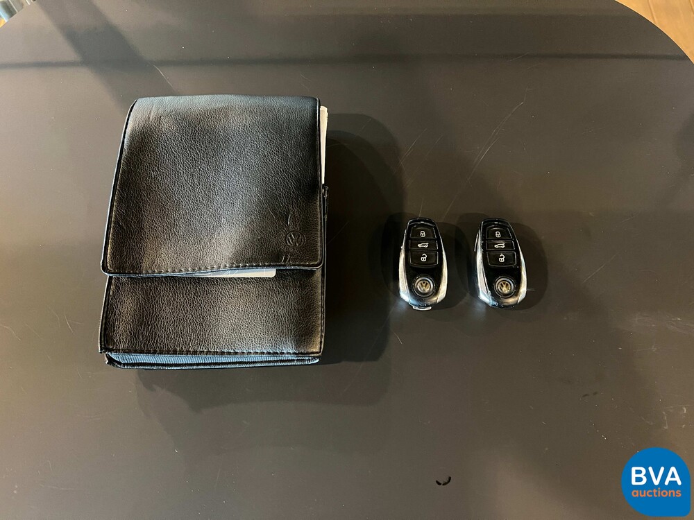 Volkswagen Touareg 4.2 V8 TDI R-line 340pk 2011, JT-349-P