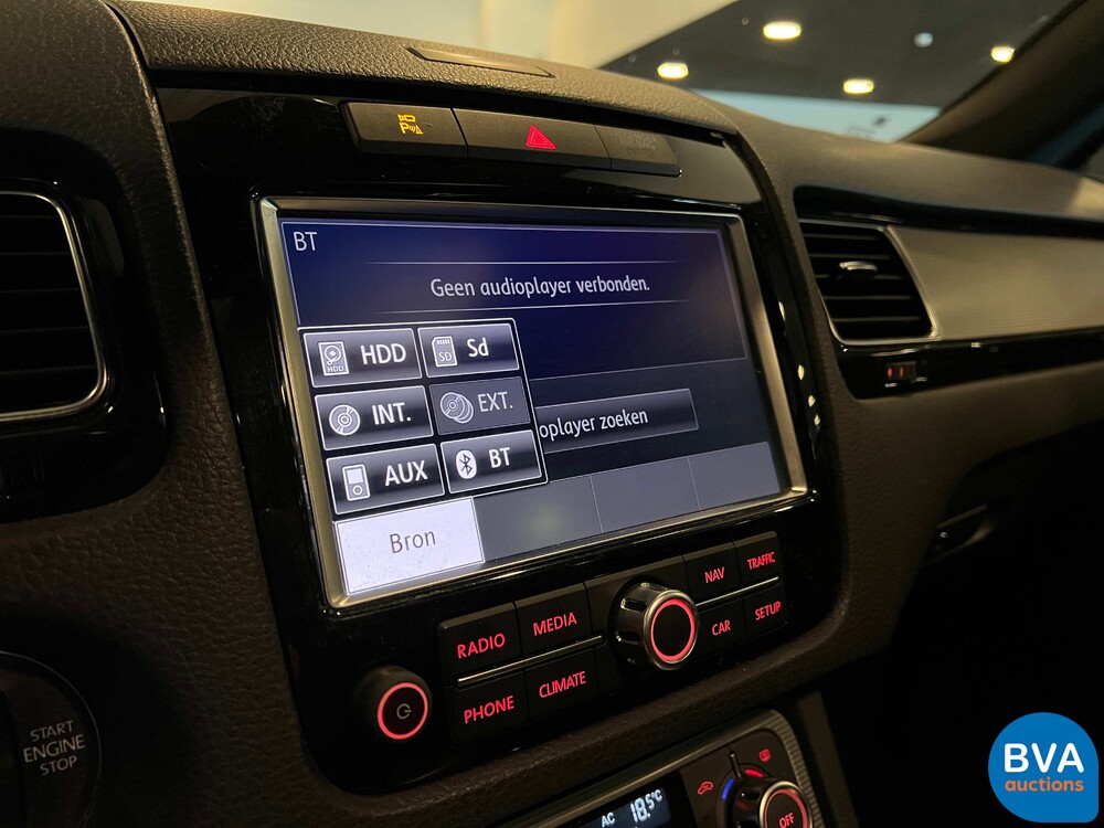 Volkswagen Touareg 4.2 V8 TDI R-line 340pk 2011, JT-349-P