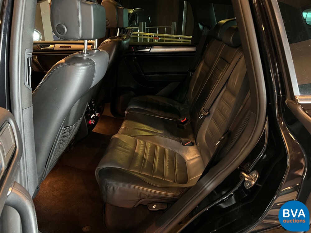 Volkswagen Touareg 4.2 V8 TDI R-line 340pk 2011, JT-349-P