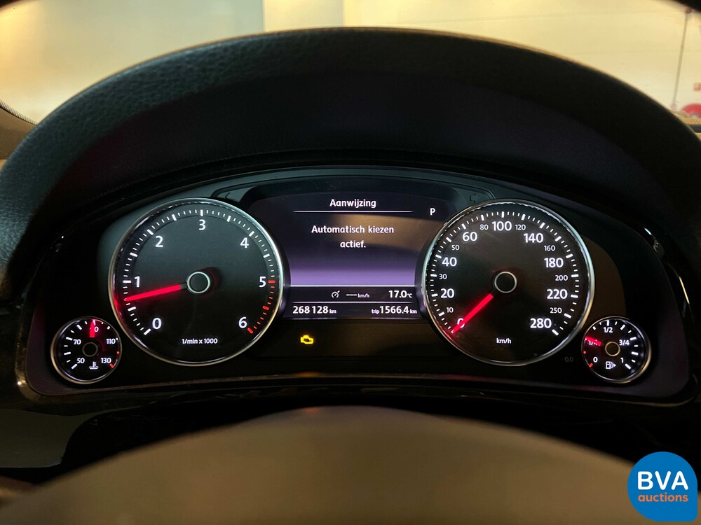 Volkswagen Touareg 4.2 V8 TDI R-line 340pk 2011, JT-349-P