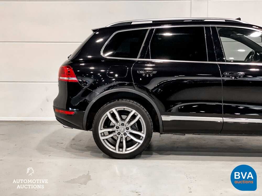 Volkswagen Touareg 4.2 V8 TDI R-line 340pk 2011, JT-349-P