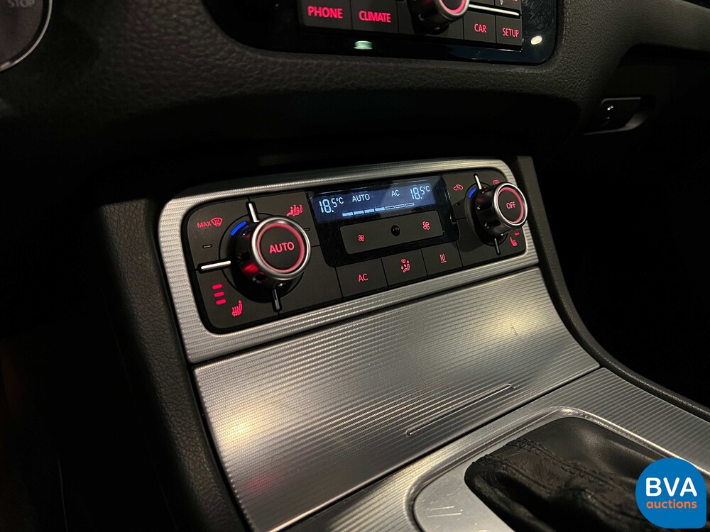 Volkswagen Touareg 4.2 V8 TDI R-line 340pk 2011, JT-349-P