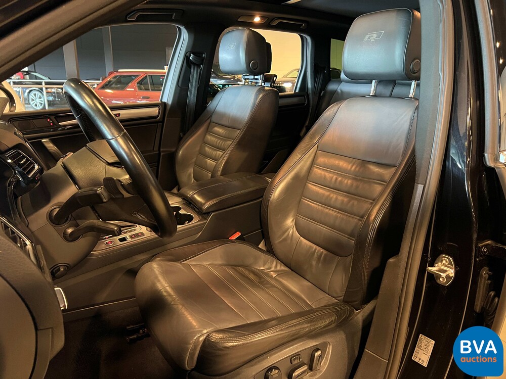Volkswagen Touareg 4.2 V8 TDI R-line 340pk 2011, JT-349-P