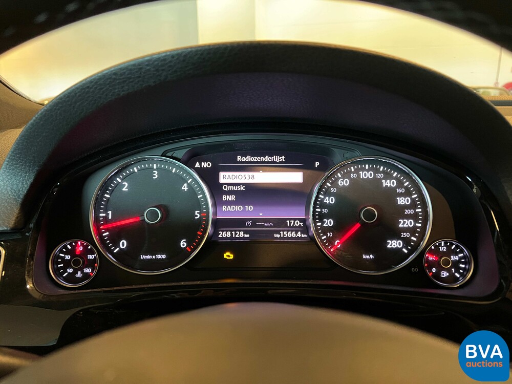 Volkswagen Touareg 4.2 V8 TDI R-line 340pk 2011, JT-349-P