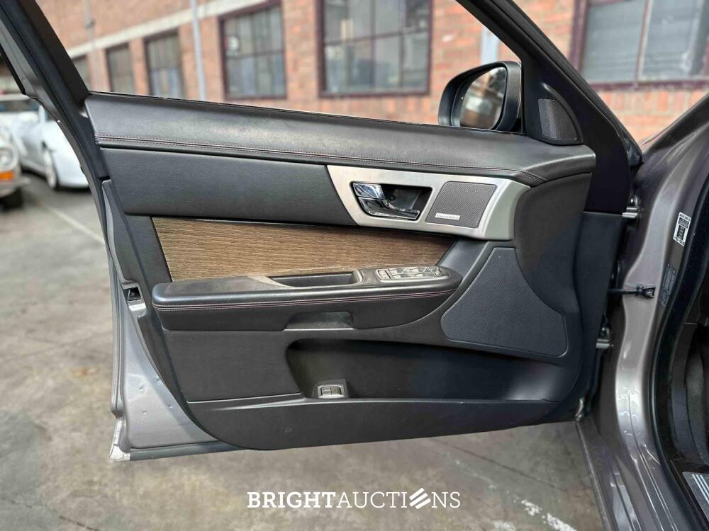 NO RESERVE - Jaguar XF 4.2 SV8 Supercharged 416hp 2008 (Original-NL), 31-ZL-GR Youngtimer