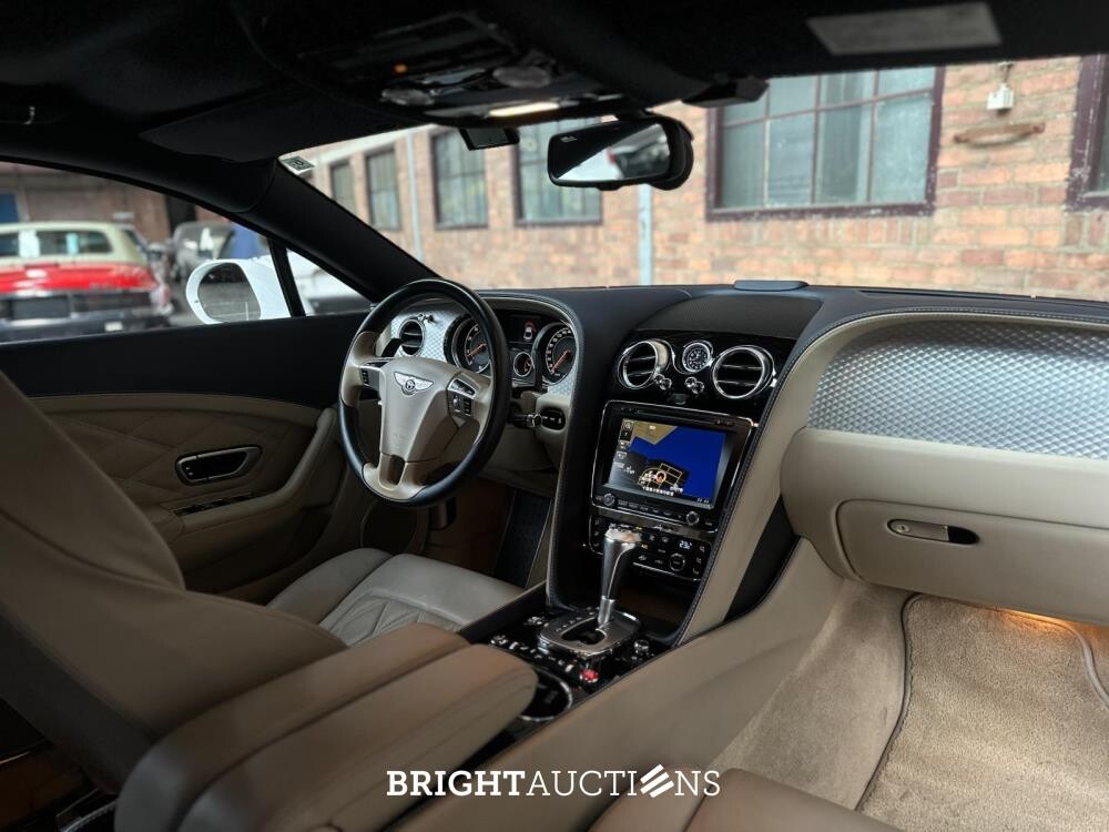 Bentley Continental GT 6.0 W12 575hp 2012 -Facelift- (49,000 km)