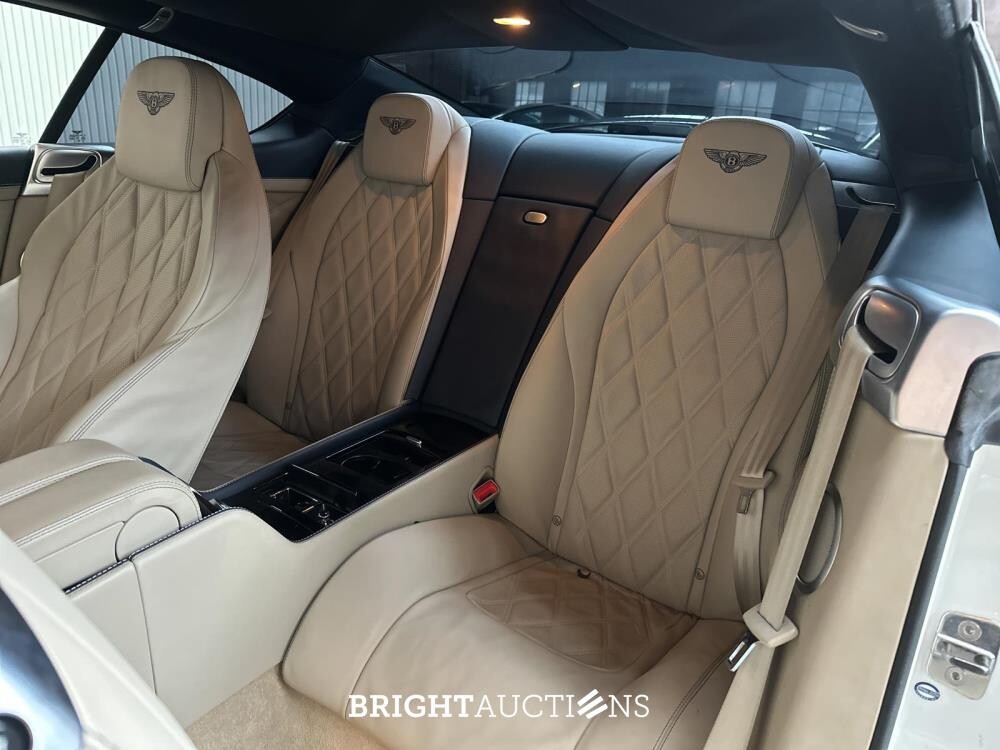 Bentley Continental GT 6.0 W12 575hp 2012 -Facelift- (49,000 km)