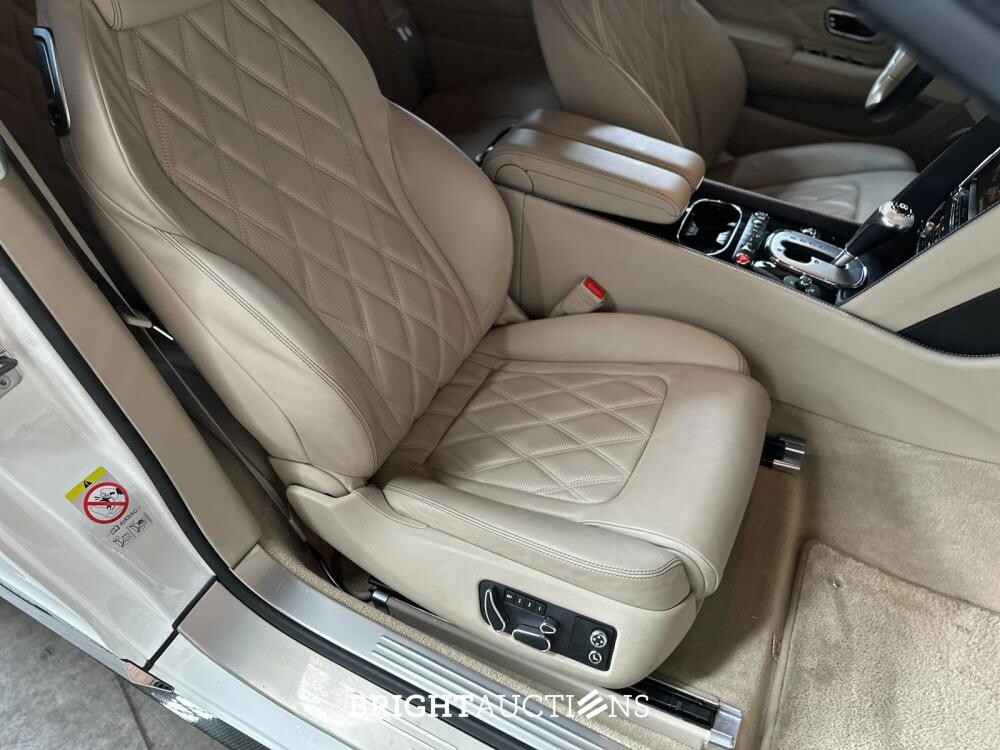 Bentley Continental GT 6.0 W12 575hp 2012 -Facelift- (49,000 km)