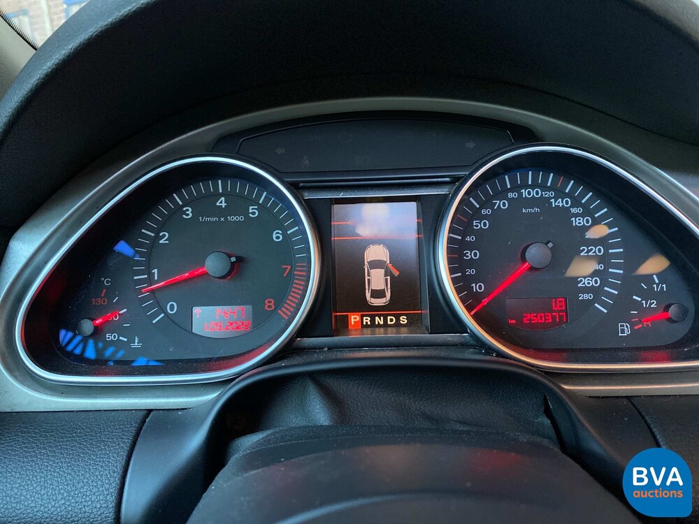 Audi Q7 4.2 FSI Quattro 349hp 2006, 69-KK-L2.