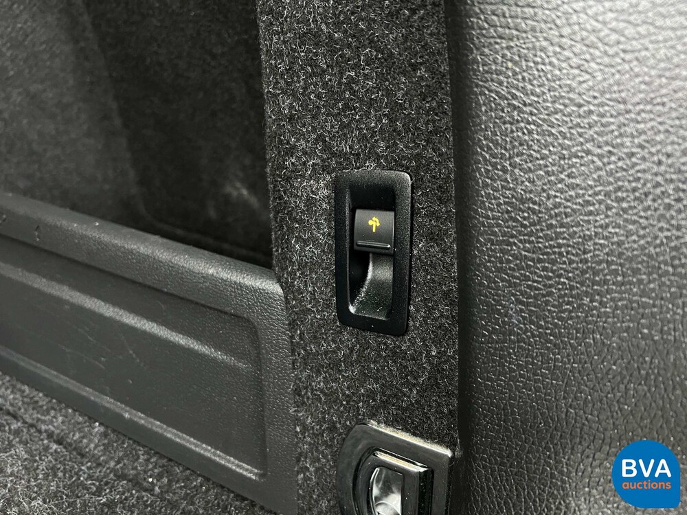 Volkswagen Passat Variant 2.0 TDI DSG6 140hp Highline, TL-401-H.