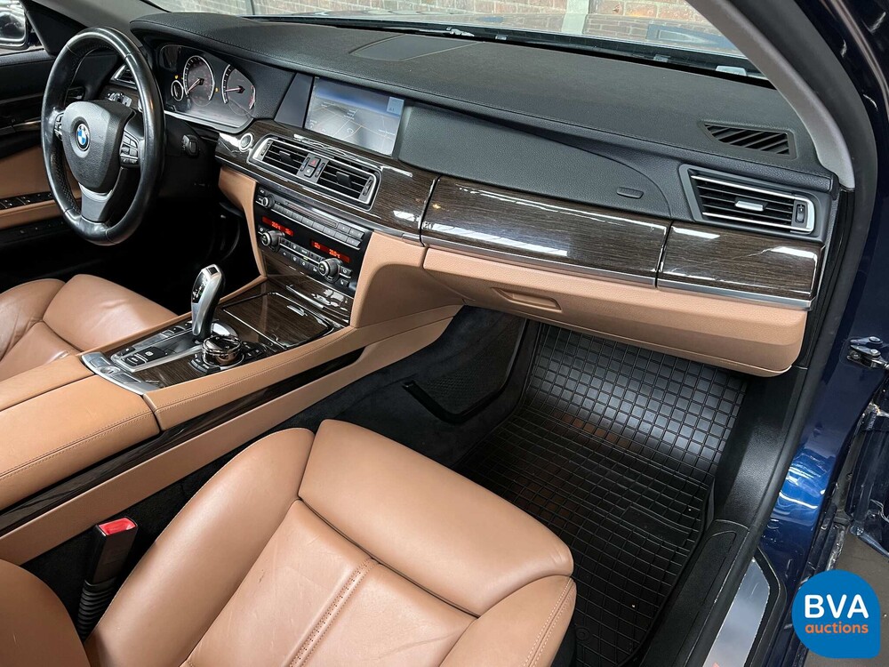 BMW 750i High Executive F04 4.4 V8 7er Serie 407 PS 2009.