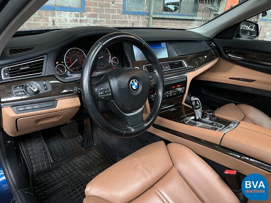 BMW 750i High Executive F04 4.4 V8 7er Serie 407 PS 2009.