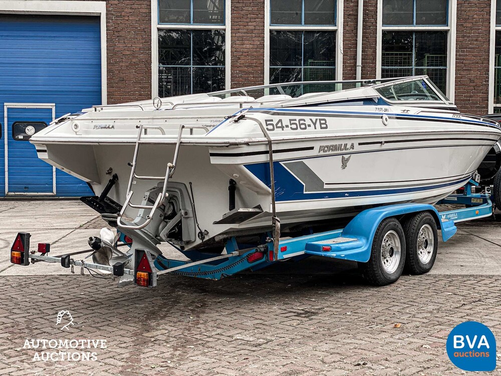 Formula 271SR1 Speedboat 230hp with trailer 1996, 54-56-YB -NO RESERVE-.