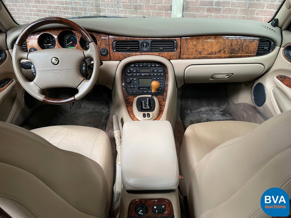 Daimler Super V8 Lang 370pk 2001