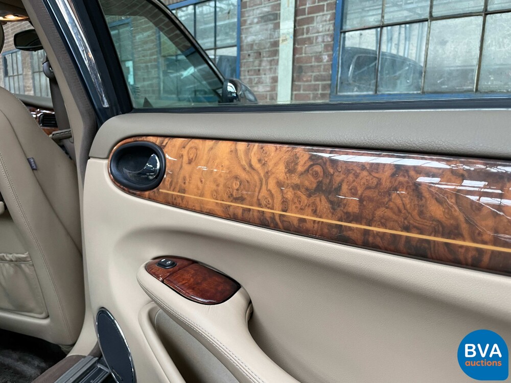 Daimler Super V8 Lang 370pk 2001