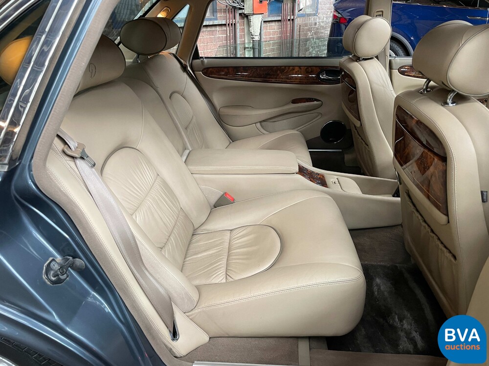 Daimler Super V8 Lang 370pk 2001