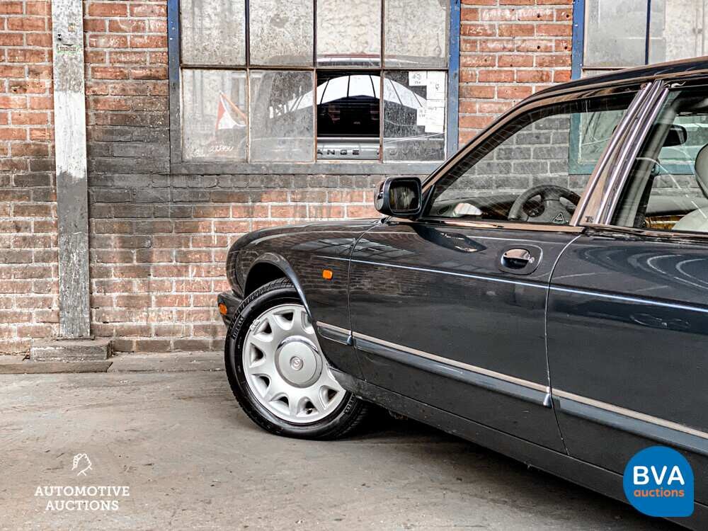 Daimler Super V8 Lang 370pk 2001