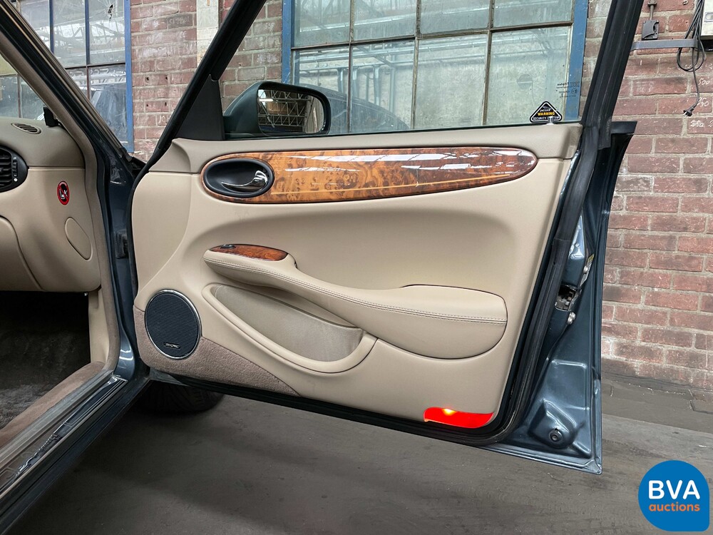 Daimler Super V8 Lang 370pk 2001