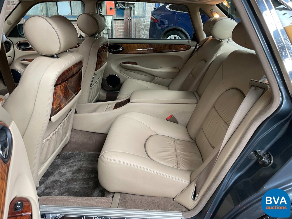 Daimler Super V8 Lang 370pk 2001