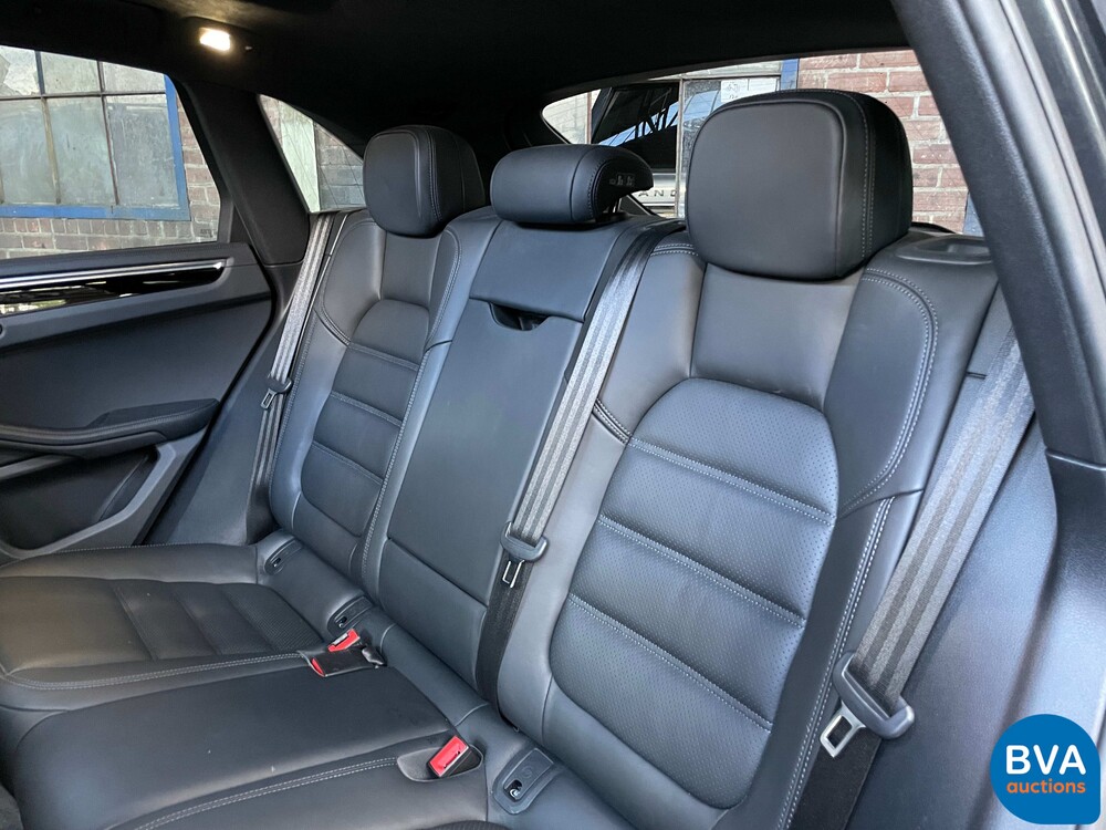Porsche Macan Turbo 2.9 SportChrono 441PS 2020, J-177-TT.