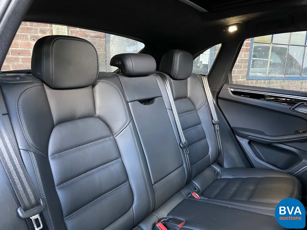 Porsche Macan Turbo 2.9 SportChrono 441PS 2020, J-177-TT.