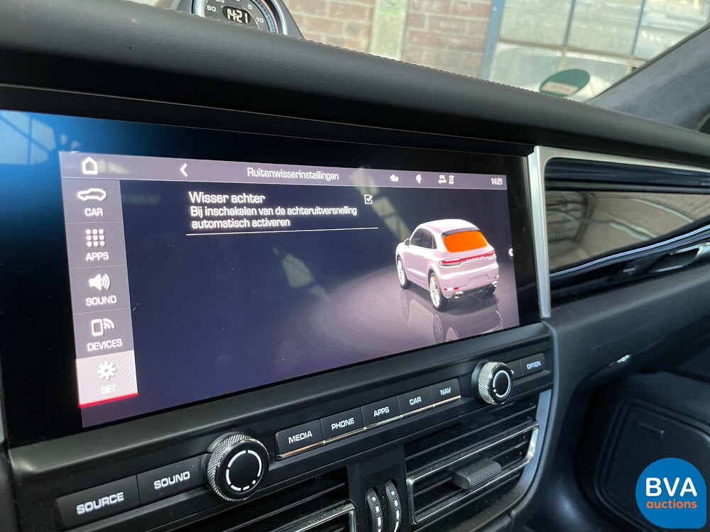 Porsche Macan Turbo 2.9 SportChrono 441PS 2020, J-177-TT.