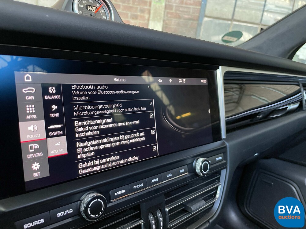 Porsche Macan Turbo 2.9 SportChrono 441PS 2020, J-177-TT.