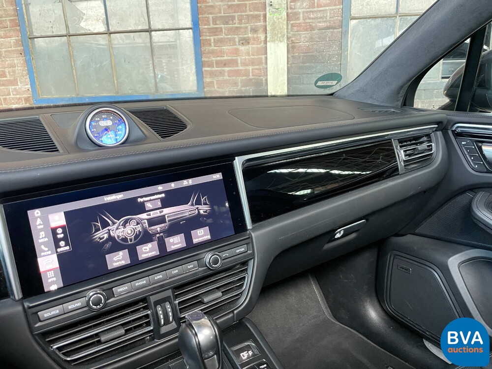 Porsche Macan Turbo 2.9 SportChrono 441PS 2020, J-177-TT.