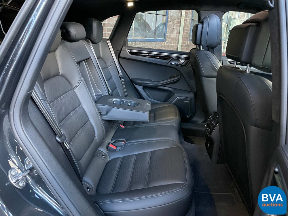 Porsche Macan Turbo 2.9 SportChrono 441PS 2020, J-177-TT.