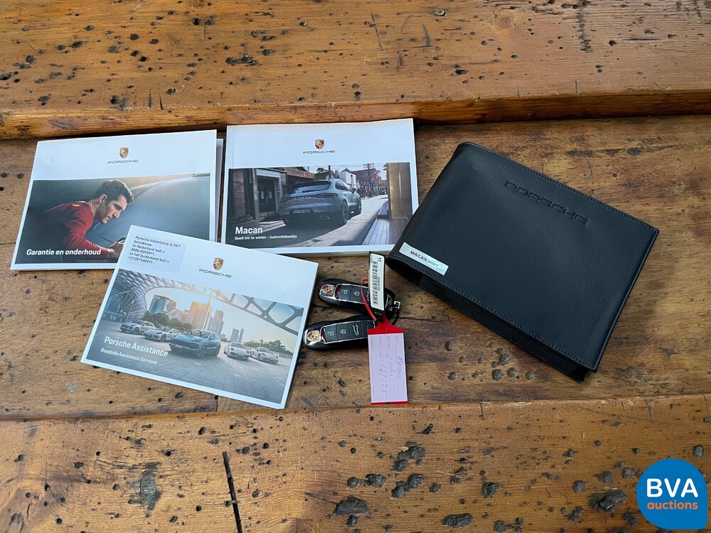 Porsche Macan Turbo 2.9 SportChrono 441PS 2020, J-177-TT.