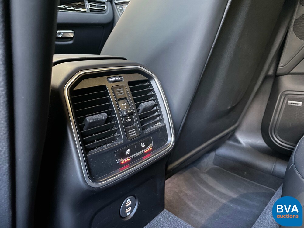 Porsche Macan Turbo 2.9 SportChrono 441PS 2020, J-177-TT.