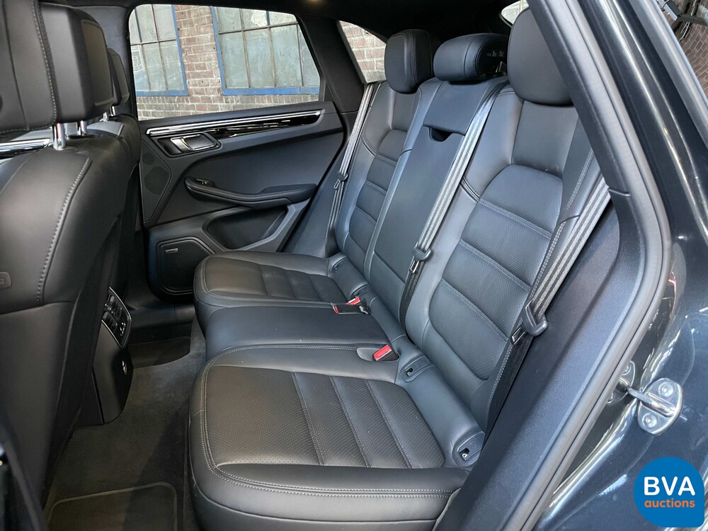 Porsche Macan Turbo 2.9 SportChrono 441PS 2020, J-177-TT.