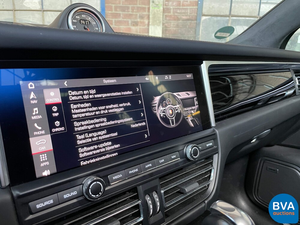 Porsche Macan Turbo 2.9 SportChrono 441PS 2020, J-177-TT.