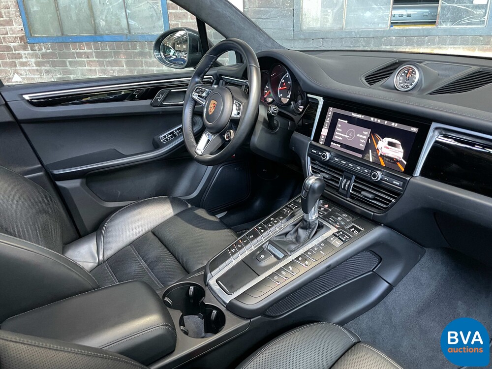 Porsche Macan Turbo 2.9 SportChrono 441PS 2020, J-177-TT.