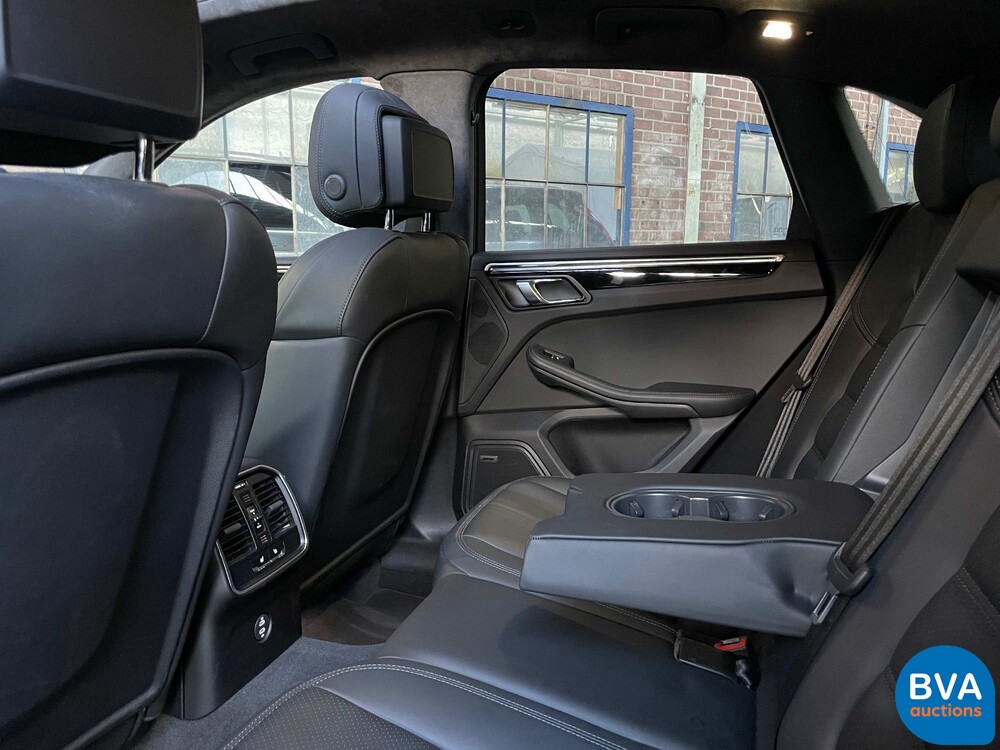 Porsche Macan Turbo 2.9 SportChrono 441PS 2020, J-177-TT.
