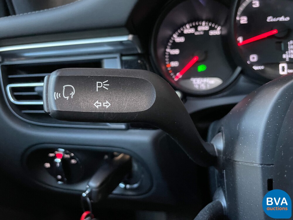 Porsche Macan Turbo 2.9 SportChrono 441PS 2020, J-177-TT.