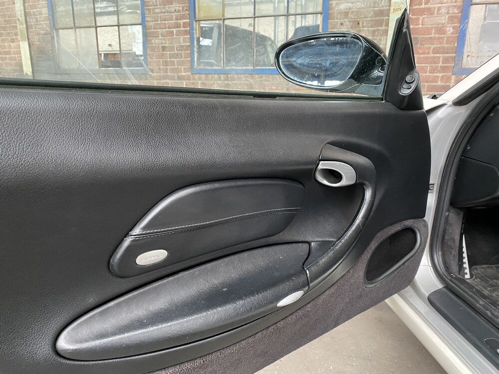 Porsche 911 996 3.6 Cabriolet 320hp 2002 -YOUNGTIMER-.