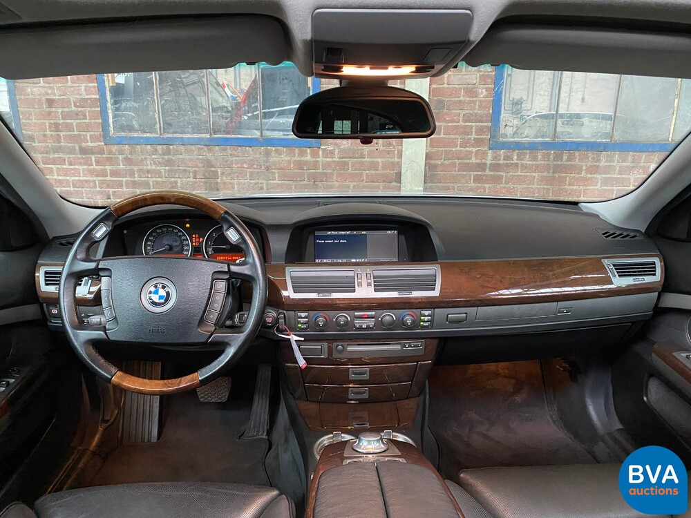 BMW 745Li Executive LANG 4.4 V8 7-serie 333pk 2003 -YOUNGTIMER-