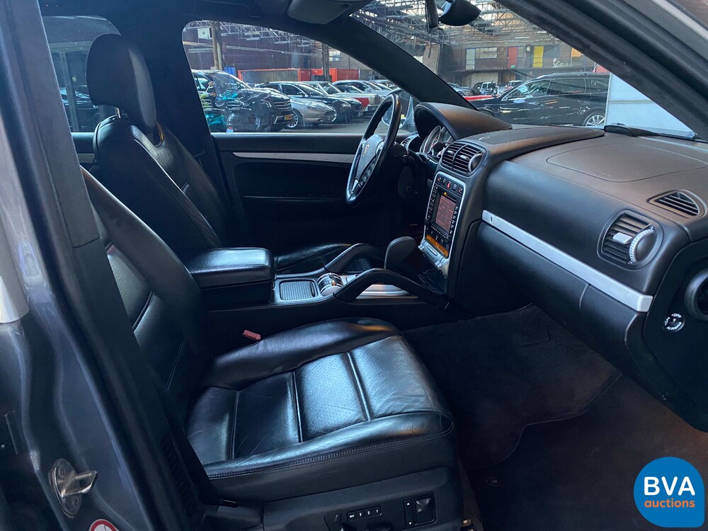 Porsche Cayenne Turbo 4.5 450hp 2004, G-722-VR.