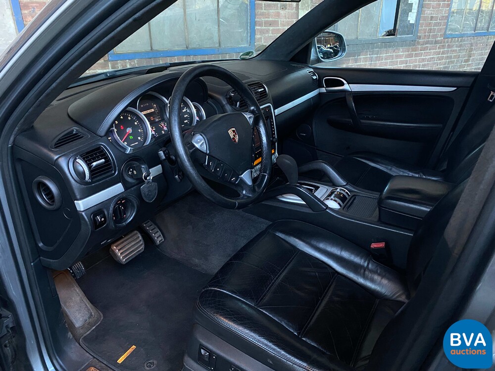 Porsche Cayenne Turbo 4.5 450hp 2004, G-722-VR.