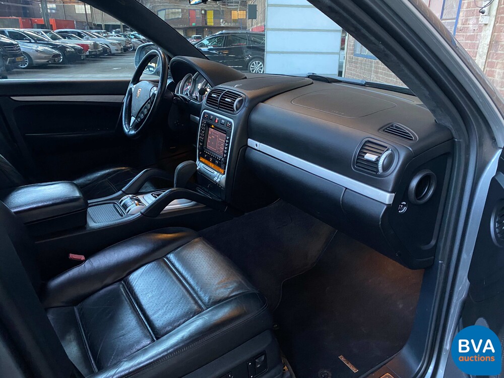 Porsche Cayenne Turbo 4.5 450hp 2004, G-722-VR.