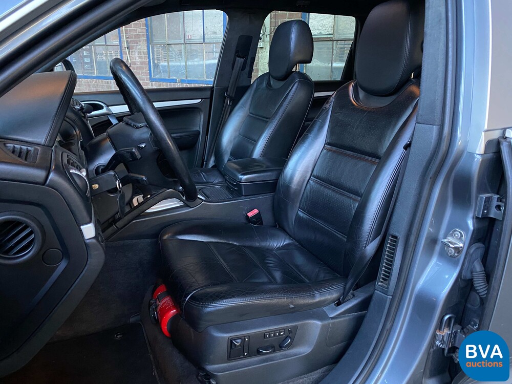 Porsche Cayenne Turbo 4.5 450hp 2004, G-722-VR.