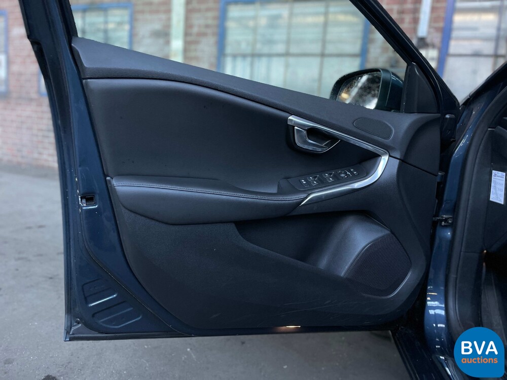 Volvo V40 2.0 D2 Nordic+ 120pk 2016, KT-159-F Orig. NL