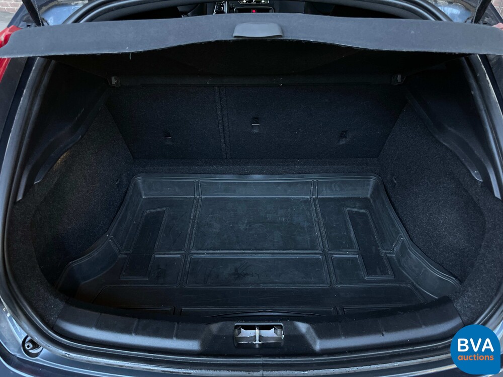 Volvo V40 2.0 D2 Nordic+ 120pk 2016, KT-159-F Orig. NL