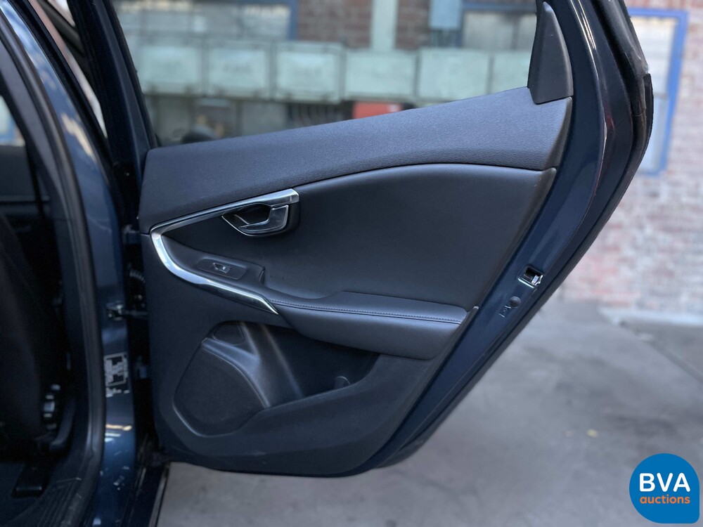 Volvo V40 2.0 D2 Nordic+ 120pk 2016, KT-159-F Orig. NL