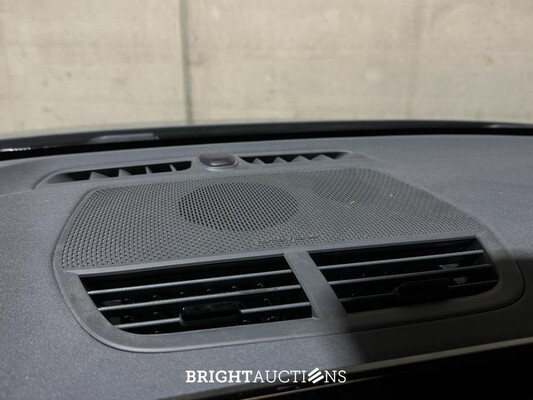 Polestar 2 Long Range Dual Motor Launch Edition 78kWh 408pk 2020 (Origineel-NL + 1e Eigenaar), J-967-SK